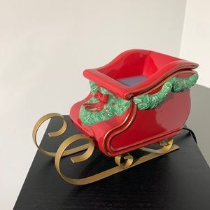 Scentsy Holiday Collection Santa’s Sleigh warmer.